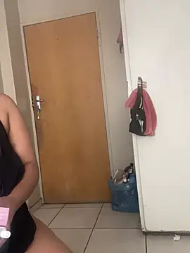 Snapshot of beverlyxxxx chatting on January 2025 12:09:02 PM beverlyxxxx online show from January 2025 12:09:02 PM