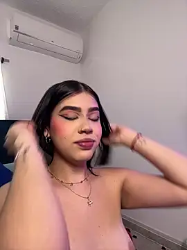 Snapshot of Lily_Woodz chatting on February 2026 07:10:01 PM Lily Woodz online show from February 2026 07:10:01 PM