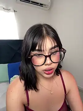 Snapshot of Lily_Woodz chatting on March 2026 07:10:02 PM Lily Woodz online show from March 2026 07:10:02 PM