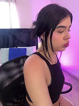 Lily Woodz online show from May 2026 07:41:01 PM