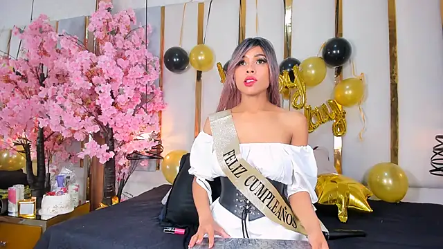 Snapshot of salomebenz chatting on March 2025 12:58:02 AM salomebenz online show from March 2025 12:58:02 AM