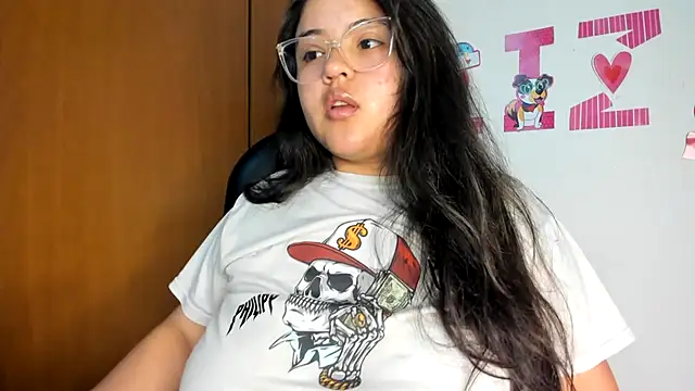 Snapshot of lizzie_c chatting on February 2025 04:32:02 AM lizzie c online show from February 2025 04:32:02 AM