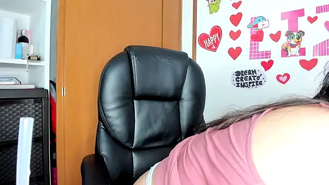 Snapshot of lizzie_c chatting on March 2025 02:08:02 AM lizzie c online show from March 2025 02:08:02 AM