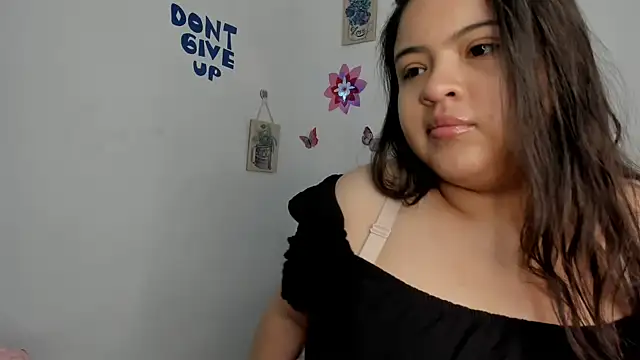 Snapshot of lizzie_c chatting on July 2026 03:02:01 AM lizzie c online show from July 2026 03:02:01 AM