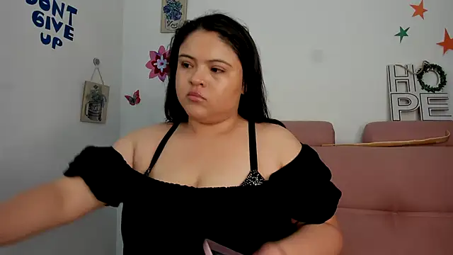 Snapshot of lizzie_c chatting on July 2026 09:01:02 PM lizzie c online show from July 2026 09:01:02 PM