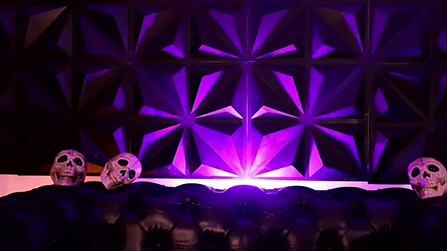 AnikaRomanoff online show from October 2025 04:02:01 AM