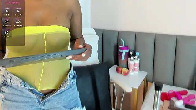 Snapshot of celeste_smmith_ chatting on March 2025 03:43:02 AM celeste smmith online show from March 2025 03:43:02 AM