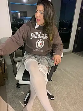 Snapshot of AlejandritaMilano chatting on April 2026 01:32:01 AM AlejandritaMilano online show from April 2026 01:32:01 AM