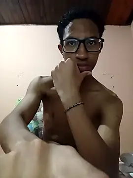 matheusroger online show from December 2024 05:04:01 AM