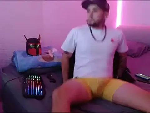 Snapshot of miia-liiam chatting on January 2025 12:27:01 AM miia-liiam online show from January 2025 12:27:01 AM