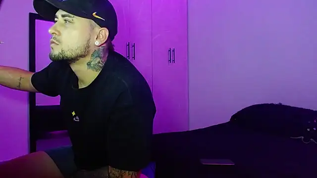 Snapshot of miia-liiam chatting on March 2026 06:18:01 AM miia-liiam online show from March 2026 06:18:01 AM