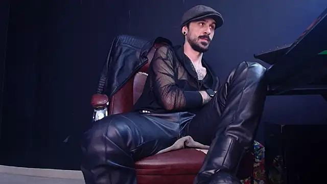 Snapshot of AxelColton chatting on October 2025 10:27:01 AM AxelColton online show from October 2025 10:27:01 AM