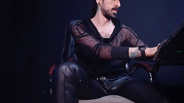 Snapshot of AxelColton chatting on October 2025 11:25:01 AM AxelColton online show from October 2025 11:25:01 AM