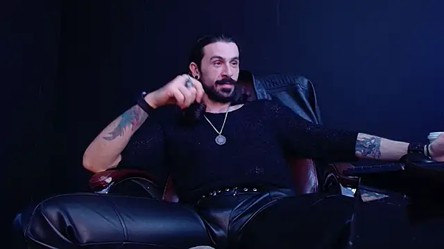 Snapshot of AxelColton chatting on October 2025 11:33:02 AM AxelColton online show from October 2025 11:33:02 AM