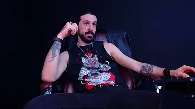 Snapshot of AxelColton chatting on November 2025 11:23:02 AM AxelColton online show from November 2025 11:23:02 AM