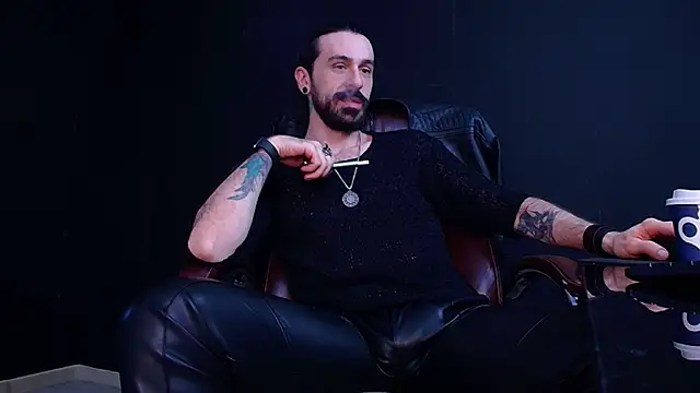 Snapshot of AxelColton chatting on November 2025 11:32:01 AM AxelColton online show from November 2025 11:32:01 AM