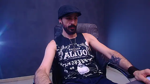 Snapshot of AxelColton chatting on November 2025 05:40:01 AM AxelColton online show from November 2025 05:40:01 AM