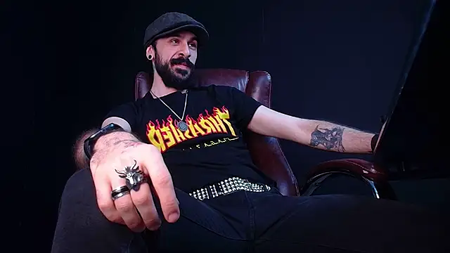 Snapshot of AxelColton chatting on December 2025 06:22:02 AM AxelColton online show from December 2025 06:22:02 AM