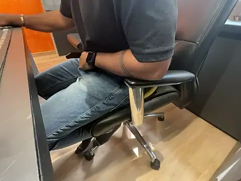 Nil Talreja online show from December 2025 09:04:02 AM