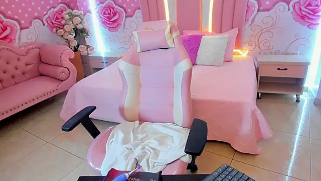 Snapshot of Lily_Martinez chatting on January 2025 02:26:01 AM Lily Martinez online show from January 2025 02:26:01 AM