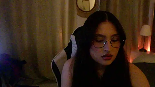 Snapshot of Daisha_Riley chatting on April 2026 01:03:02 PM Daisha Riley online show from April 2026 01:03:02 PM