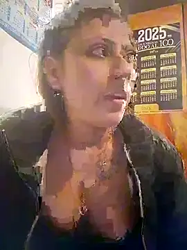 Snapshot of catalella14 chatting on March 2025 11:53:01 PM catalella14 online show from March 2025 11:53:01 PM