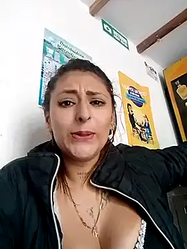 Snapshot of catalella14 chatting on March 2025 09:43:02 PM catalella14 online show from March 2025 09:43:02 PM