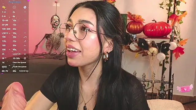 Snapshot of Sweet_Nyx chatting on October 2025 10:21:01 PM Sweet Nyx online show from October 2025 10:21:01 PM