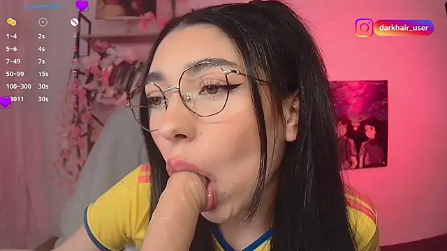 Snapshot of Sweet_Nyx chatting on June 2026 11:19:01 PM Sweet Nyx online show from June 2026 11:19:01 PM