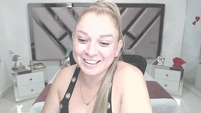 natalia5560 online show from March 2025 04:09:01 PM