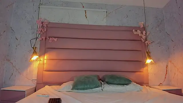 loladupont online show from October 2025 03:05:01 AM