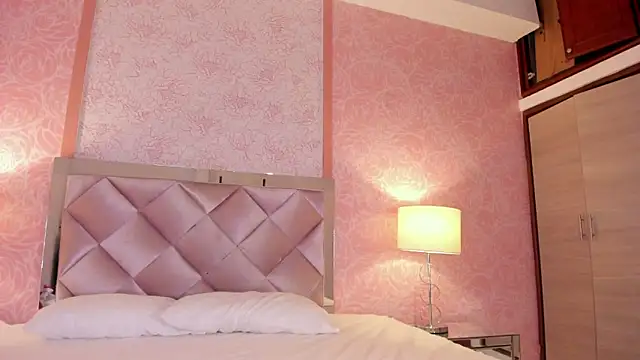 loladupont online show from June 2026 03:26:02 AM