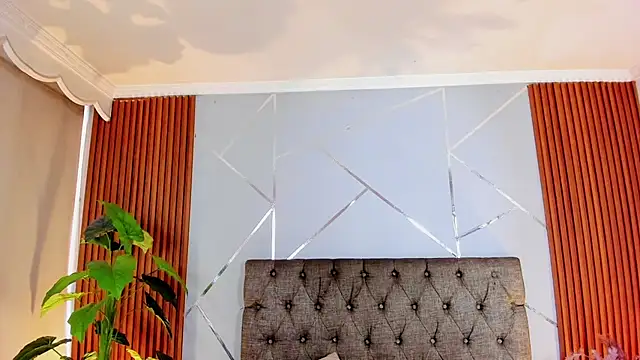 Snapshot of charlottee_white chatting on December 2025 08:25:02 PM charlottee white online show from December 2025 08:25:02 PM