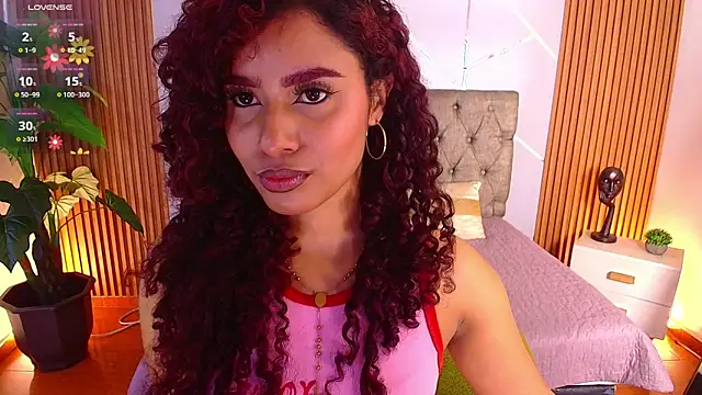 Snapshot of charlottee_white chatting on March 2026 08:04:02 PM charlottee white online show from March 2026 08:04:02 PM