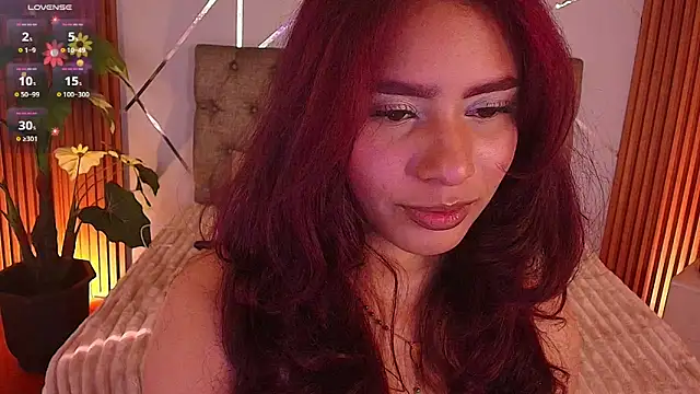 Snapshot of charlottee_white chatting on March 2026 07:35:01 PM charlottee white online show from March 2026 07:35:01 PM