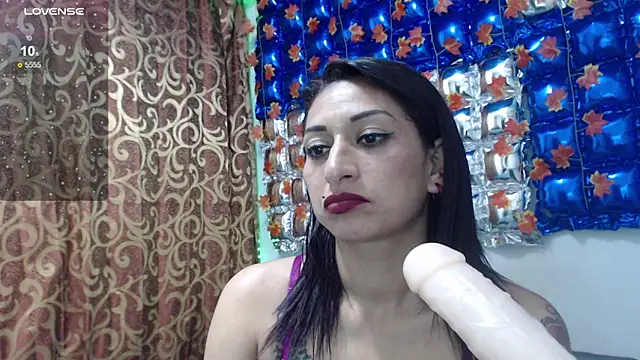 Snapshot of thaly_funn chatting on January 2025 02:25:01 AM thaly funn online show from January 2025 02:25:01 AM