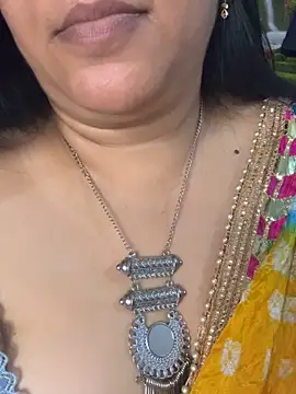 FlatVincy4 online show from October 2025 04:09:01 AM