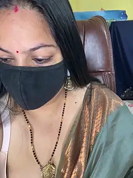 FlatVincy4 online show from November 2025 03:28:01 AM