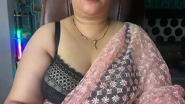 FlatVincy4 online show from February 2026 03:31:02 PM