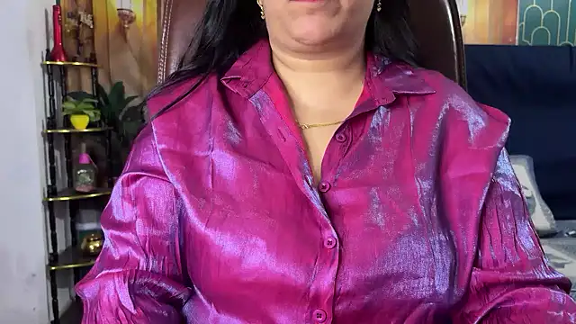 FlatVincy4 online show from March 2026 09:01:01 AM