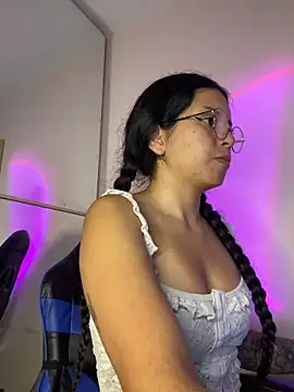 Snapshot of Rosita_forever_ chatting on April 2026 06:52:02 PM Rosita forever online show from April 2026 06:52:02 PM