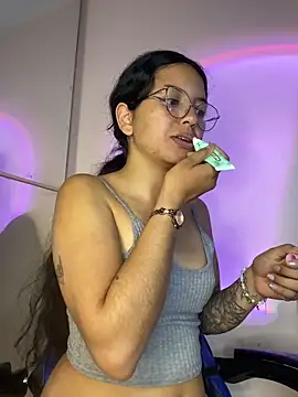 Snapshot of Rosita_forever_ chatting on April 2026 05:45:02 AM Rosita forever online show from April 2026 05:45:02 AM