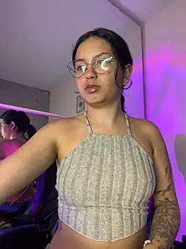 Snapshot of Rosita_forever_ chatting on April 2026 08:20:02 PM Rosita forever online show from April 2026 08:20:02 PM