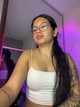 Snapshot of Rosita_forever_ chatting on April 2026 09:45:02 AM Rosita forever online show from April 2026 09:45:02 AM