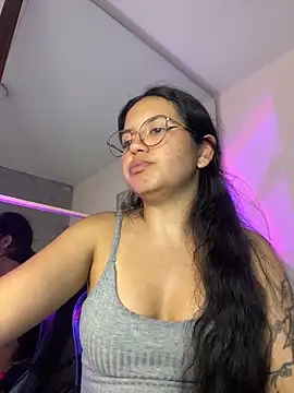 Snapshot of Rosita_forever_ chatting on April 2026 07:18:01 PM Rosita forever online show from April 2026 07:18:01 PM