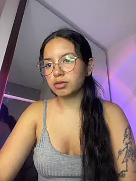 Snapshot of Rosita_forever_ chatting on April 2026 04:42:02 PM Rosita forever online show from April 2026 04:42:02 PM
