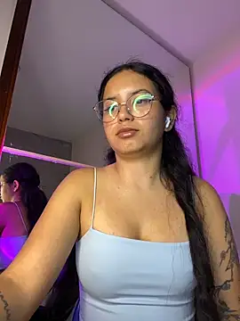 Snapshot of Rosita_forever_ chatting on May 2026 04:24:02 PM Rosita forever online show from May 2026 04:24:02 PM