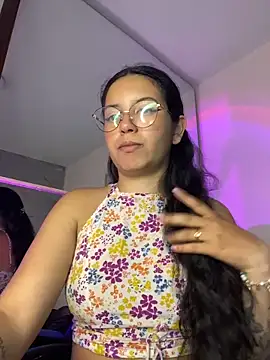 Snapshot of Rosita_forever_ chatting on May 2026 04:47:02 PM Rosita forever online show from May 2026 04:47:02 PM