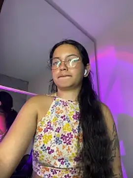 Snapshot of Rosita_forever_ chatting on May 2026 04:52:01 AM Rosita forever online show from May 2026 04:52:01 AM