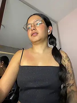 Snapshot of Rosita_forever_ chatting on June 2026 03:38:02 PM Rosita forever online show from June 2026 03:38:02 PM